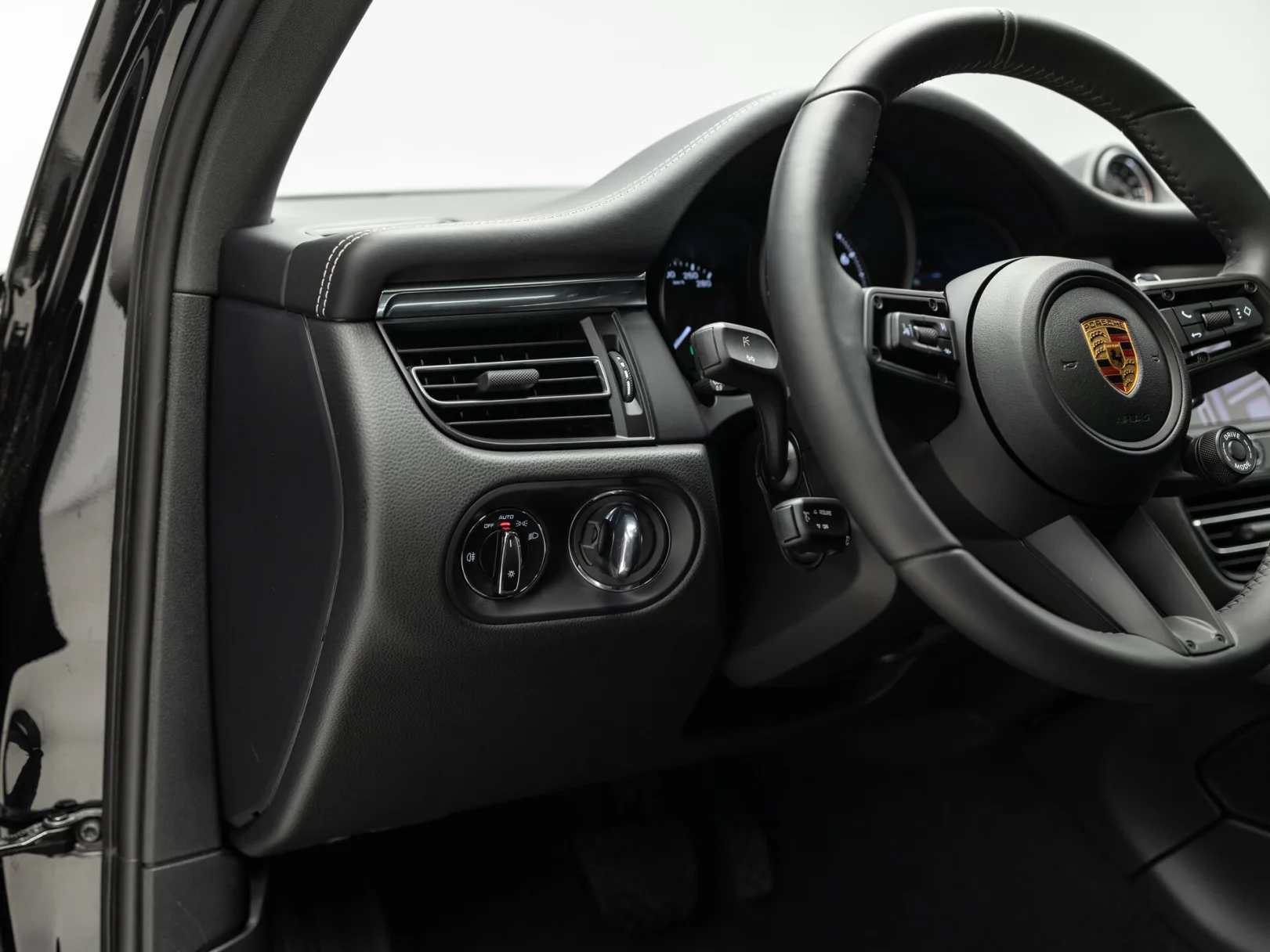 Porsche Macan T I Рестайлинг 2, 2026 — экстерьер, фото 14