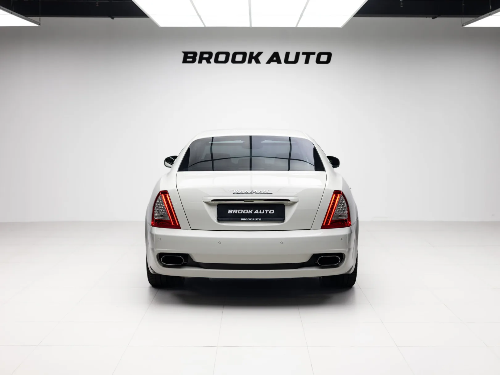 Maserati Quattroporte V Рестайлинг, 2011 — экстерьер, фото 5