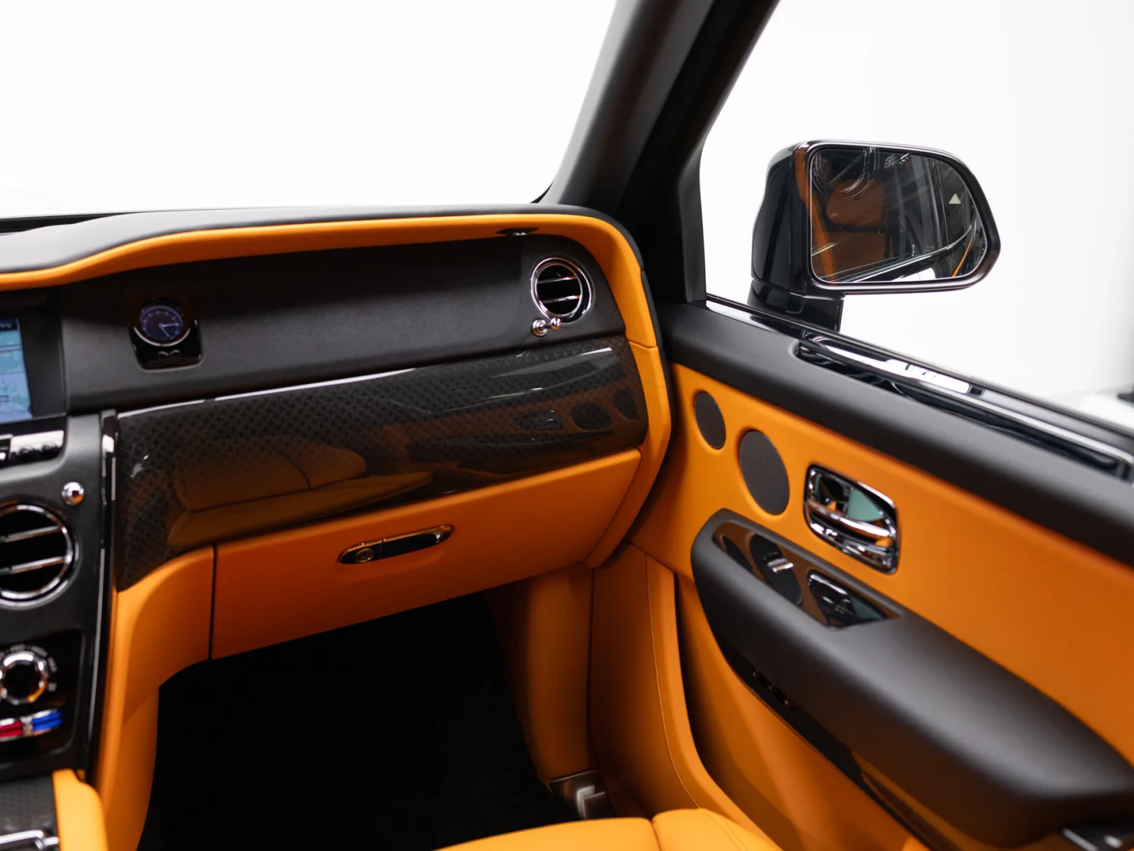 Rolls-Royce Cullinan Individual I (Series I), 2022 — экстерьер, фото 20