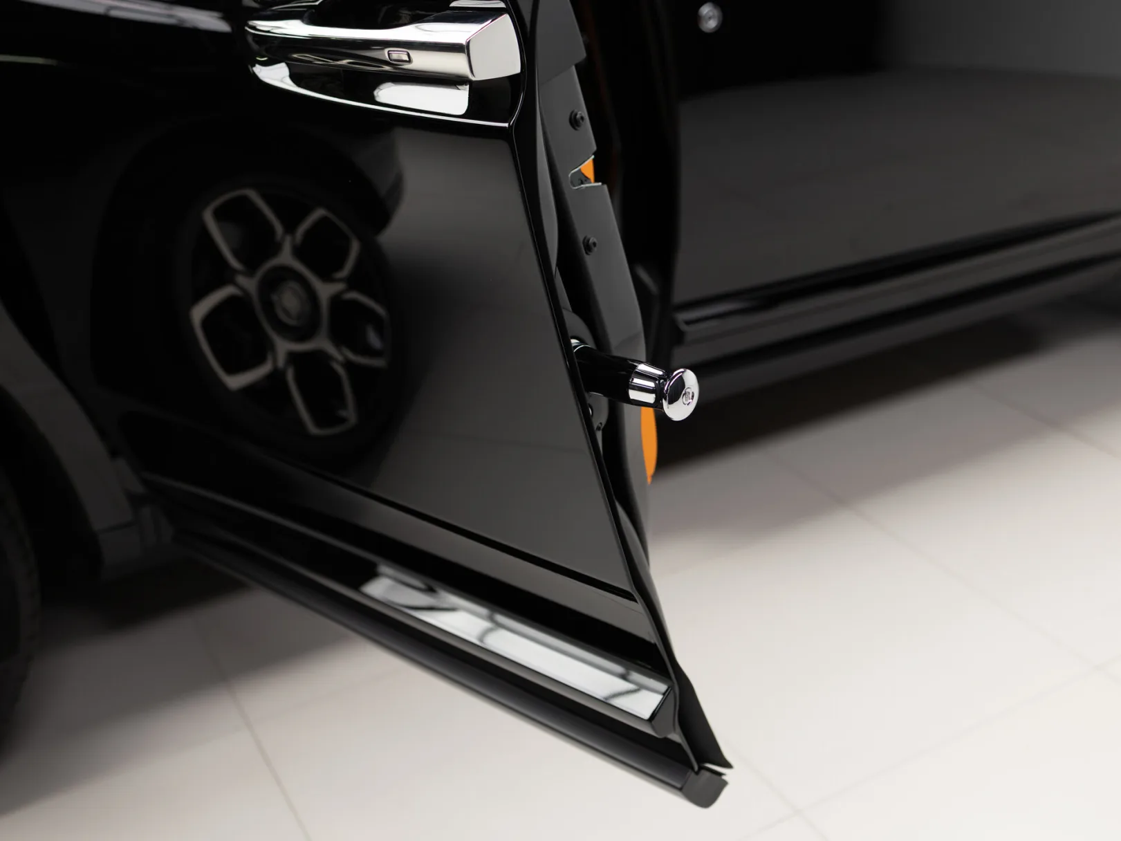 Rolls-Royce Cullinan Individual I (Series I), 2022 — экстерьер, фото 21