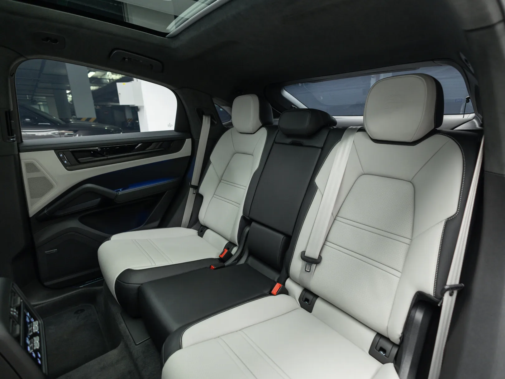 Porsche Cayenne Coupé III Рестайлинг, 2026 — экстерьер, фото 27