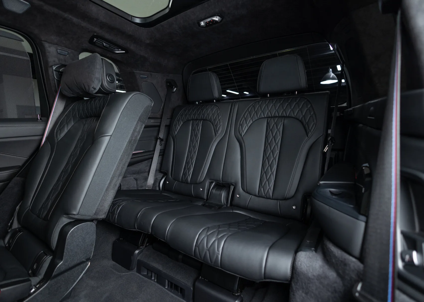 BMW X7 M60i xDrive Sport Pro I (G07) Рестайлинг, 2025 — экстерьер, фото 34