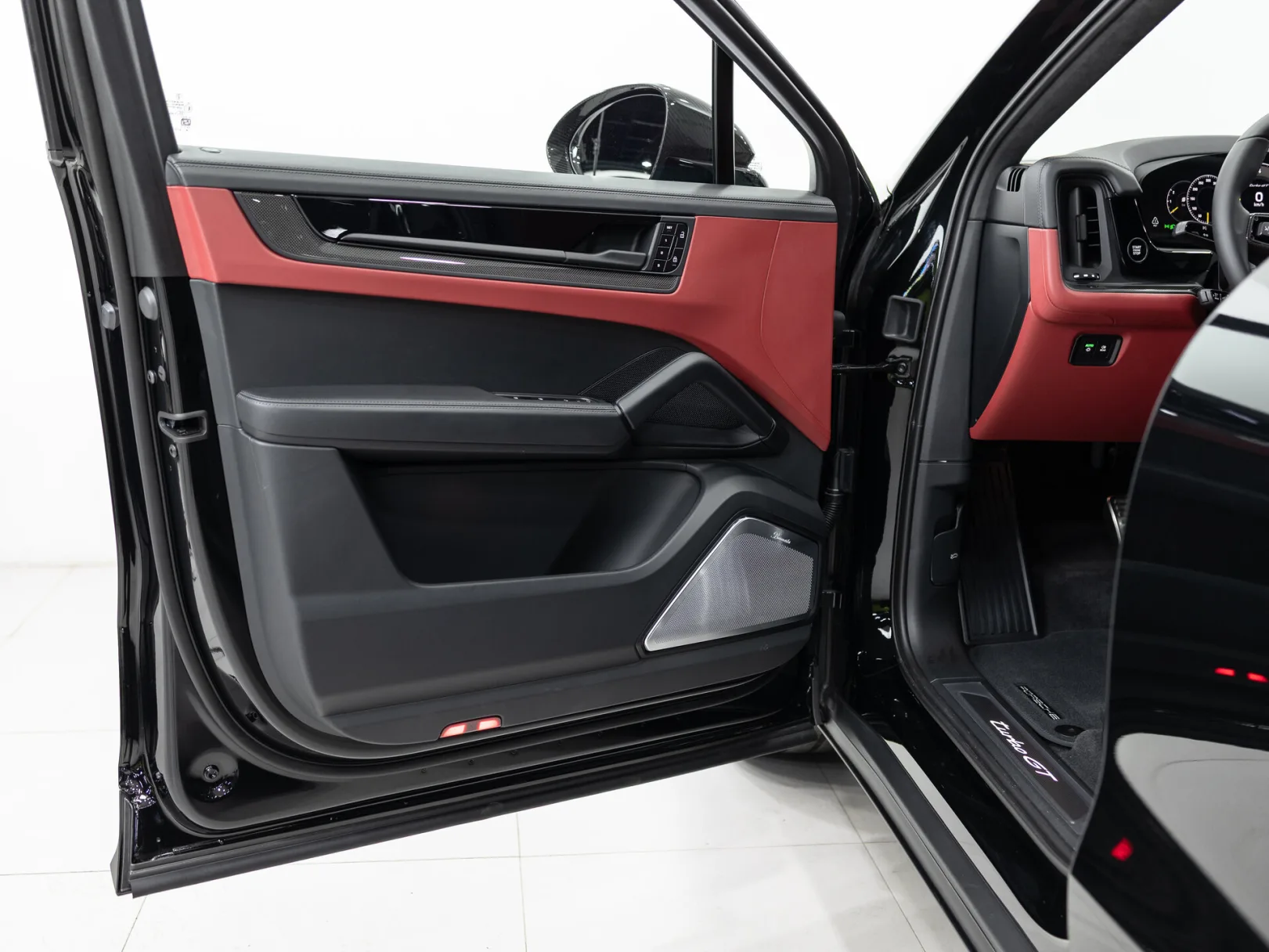 Porsche Cayenne Turbo GT III Рестайлинг, 2026 — экстерьер, фото 8