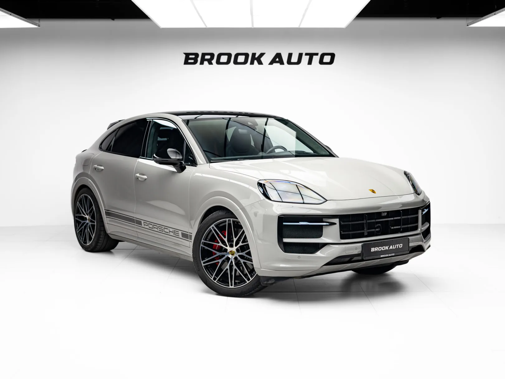 Porsche Cayenne GTS Coupé III Рестайлинг, 2025 — экстерьер, фото 3