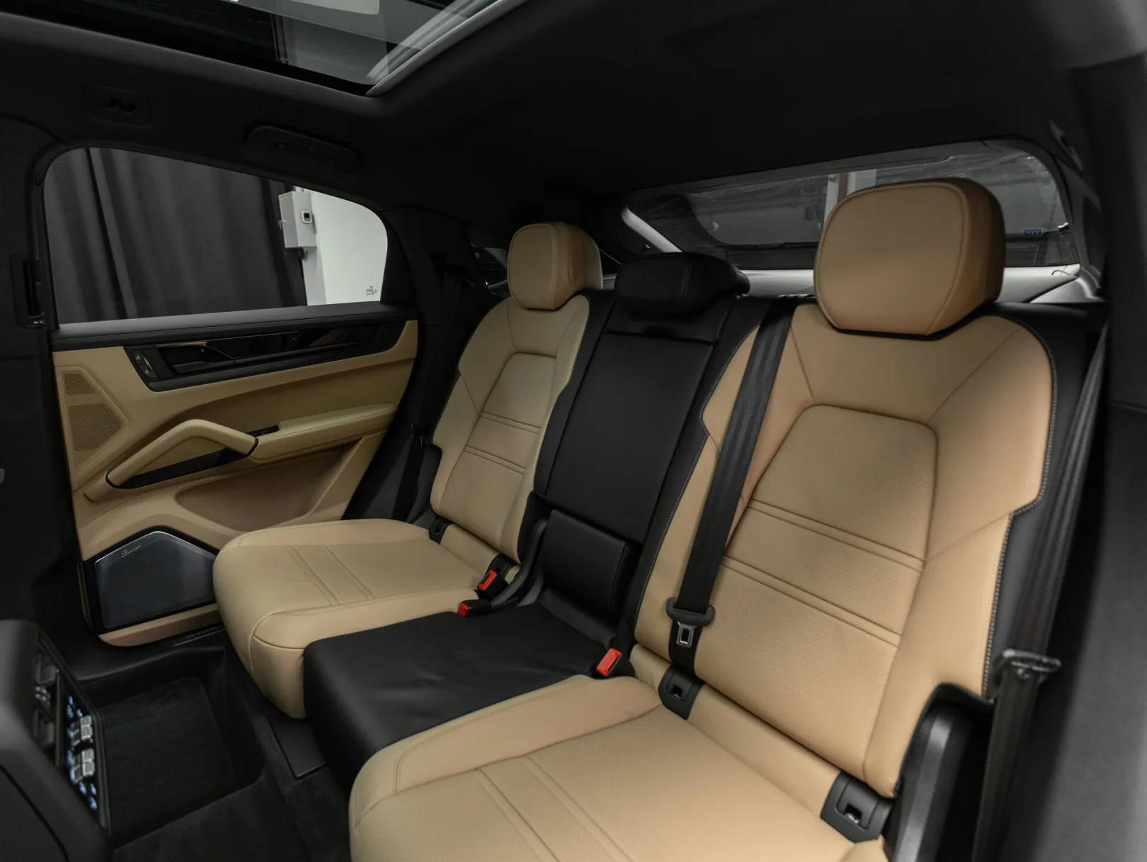 Porsche Cayenne Coupé III Рестайлинг, 2026 — экстерьер, фото 32