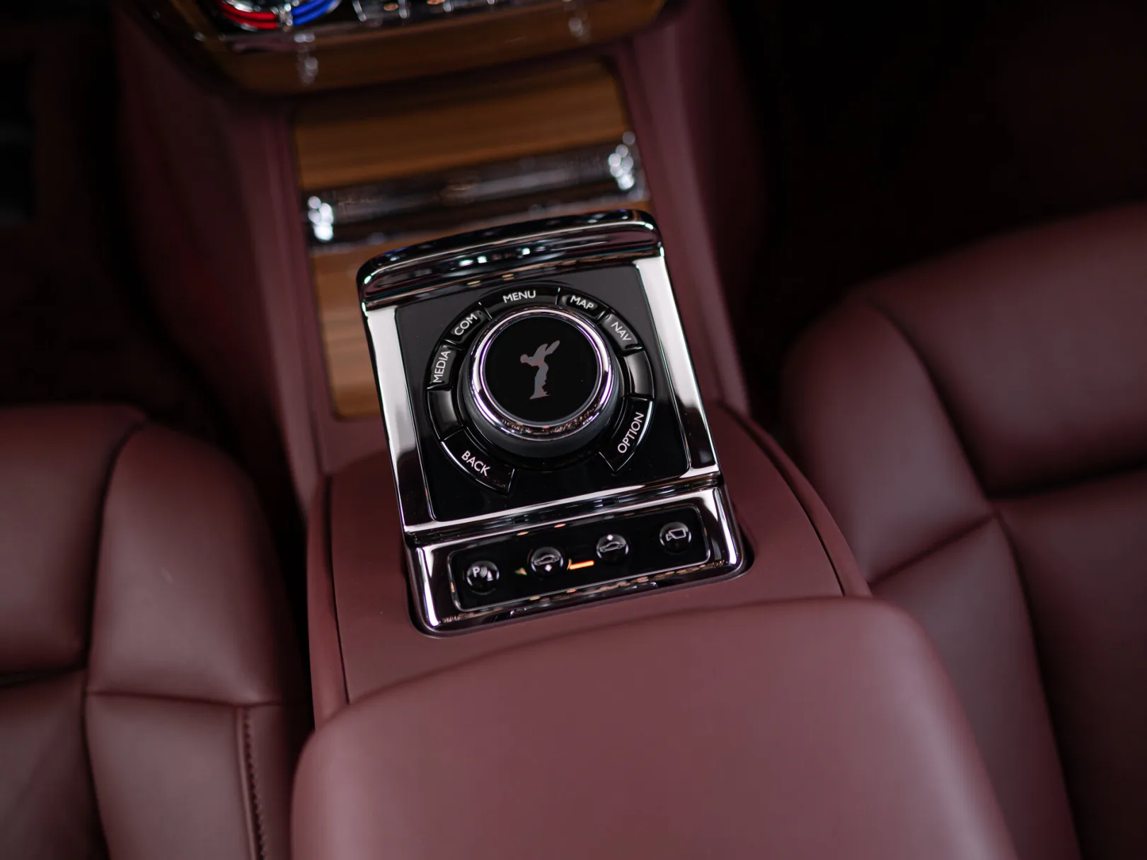Rolls-Royce Phantom Individual VIII Рестайлинг (Series II), 2024 — экстерьер, фото 39