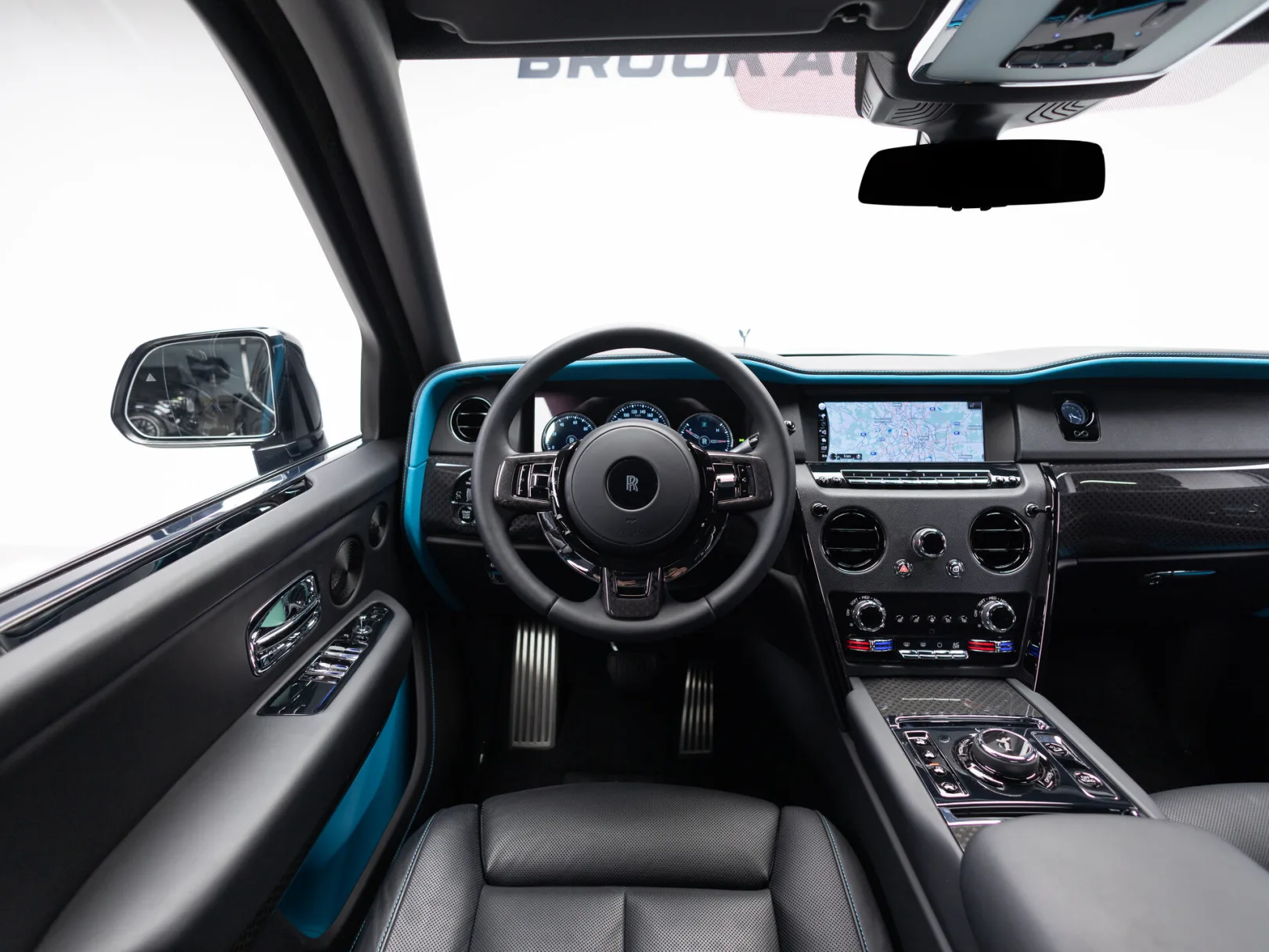 Rolls-Royce Cullinan Individual I (Series I), 2024 — экстерьер, фото 13