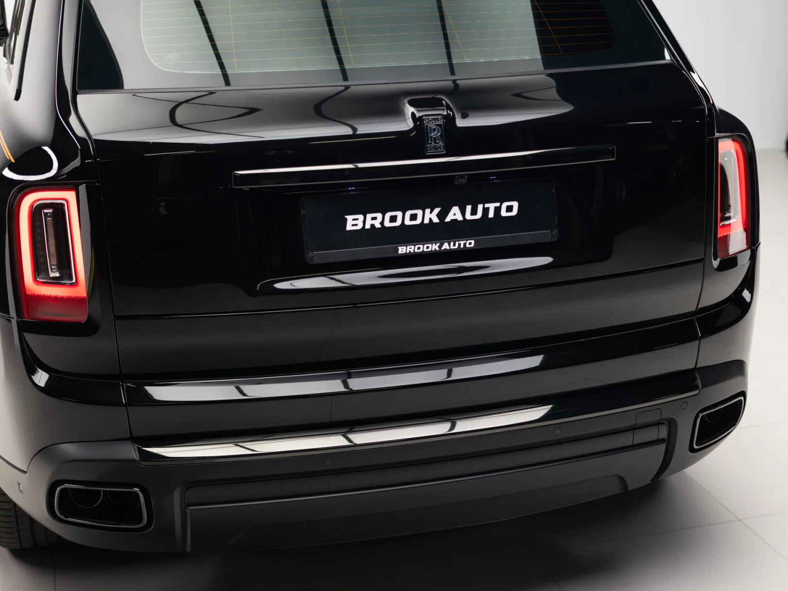 Rolls-Royce Cullinan Individual I (Series I), 2022 — экстерьер, фото 39