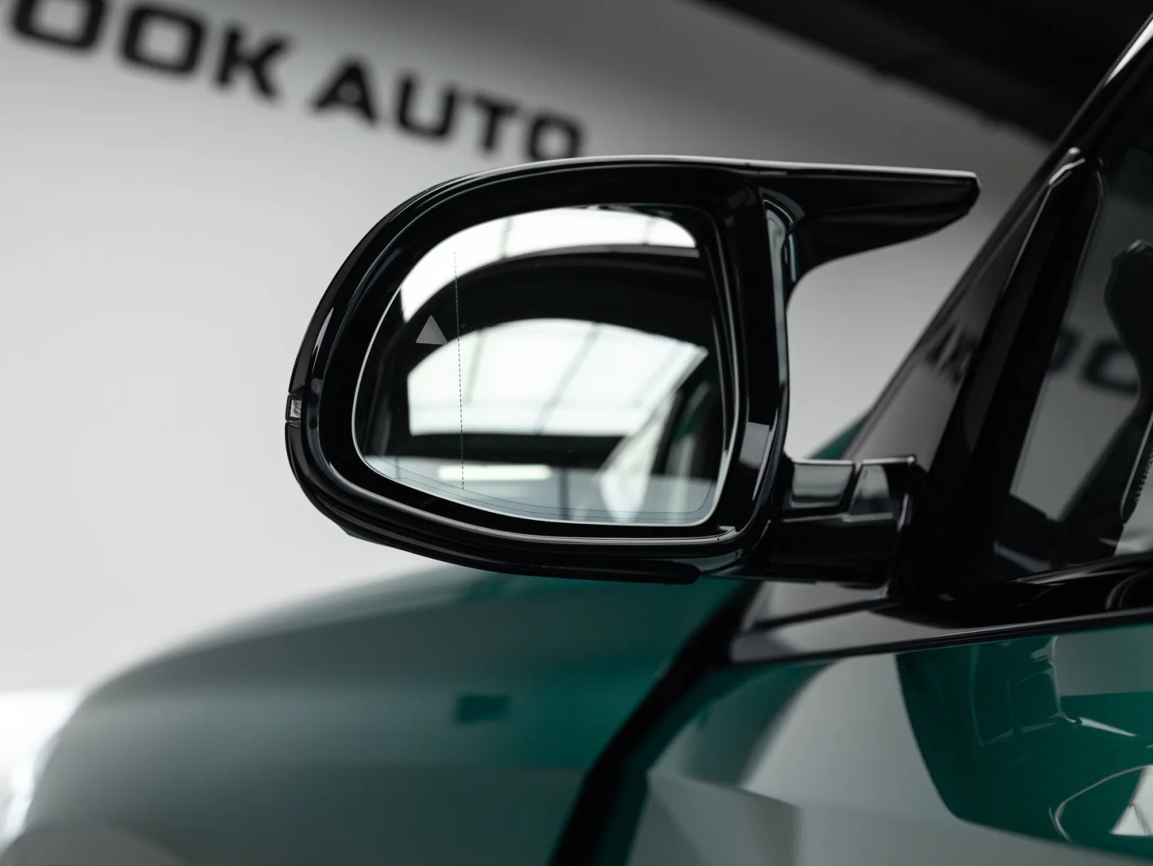 BMW X6 M60i III (G06) Рестайлинг, 2025 — экстерьер, фото 36