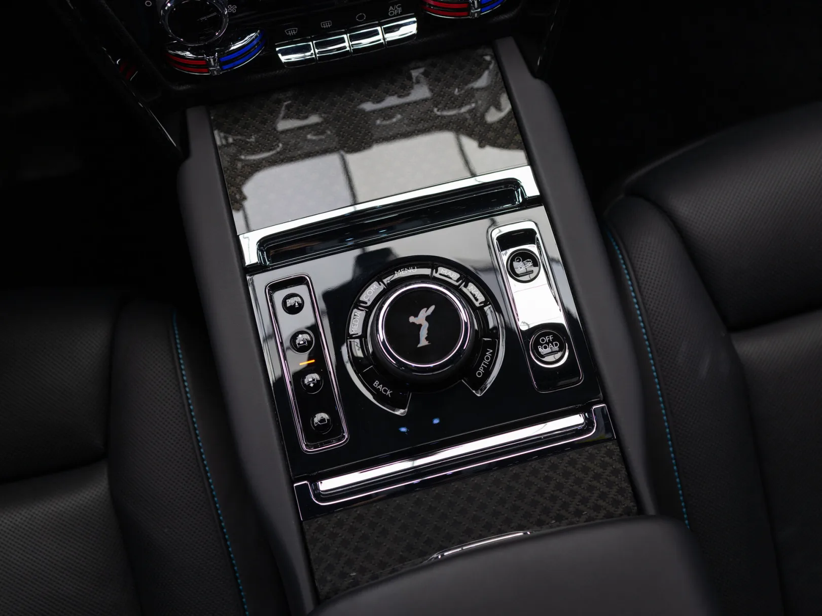 Rolls-Royce Cullinan Individual I (Series I), 2024 — экстерьер, фото 19