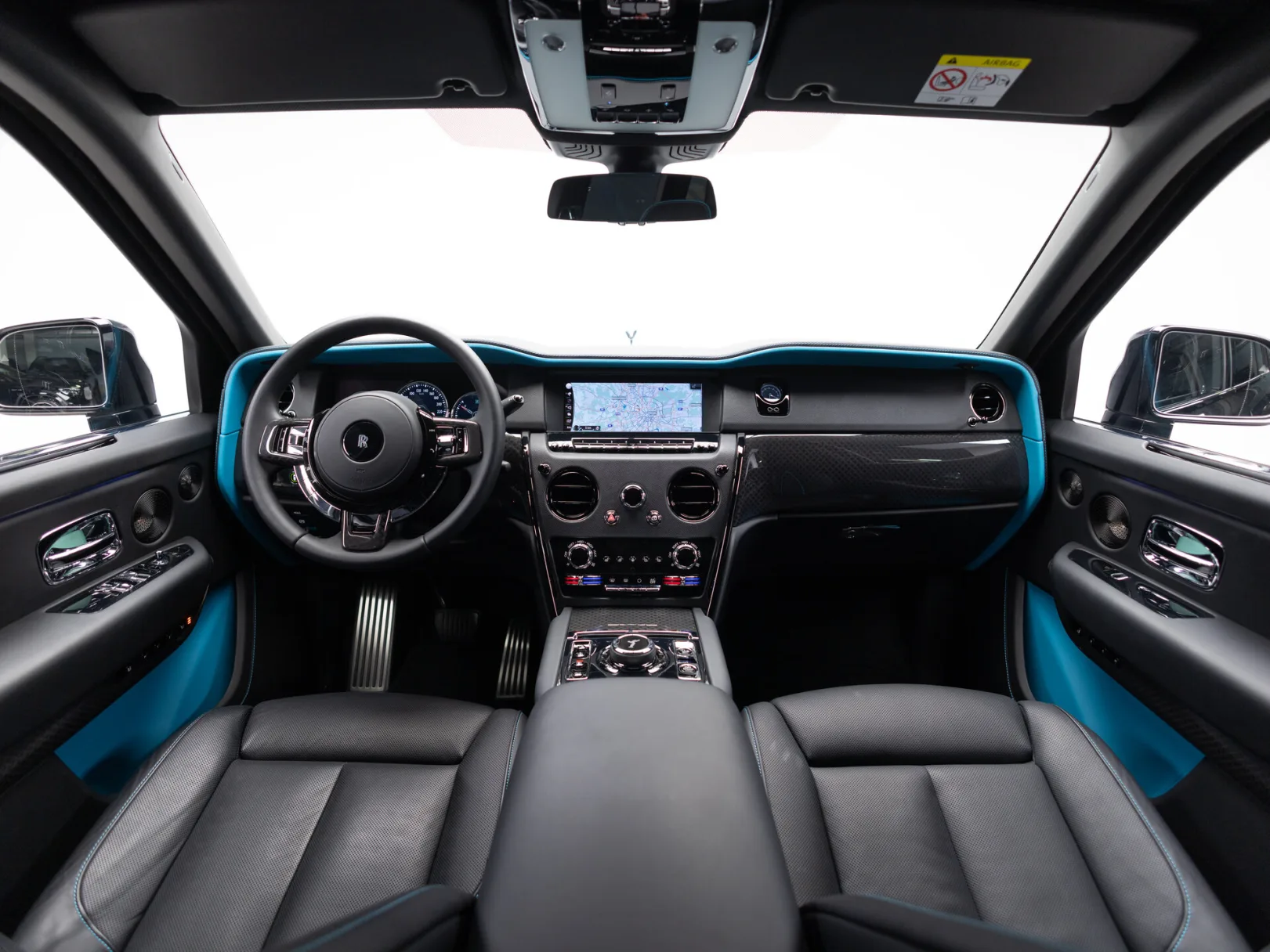 Rolls-Royce Cullinan Individual I (Series I), 2024 — экстерьер, фото 34