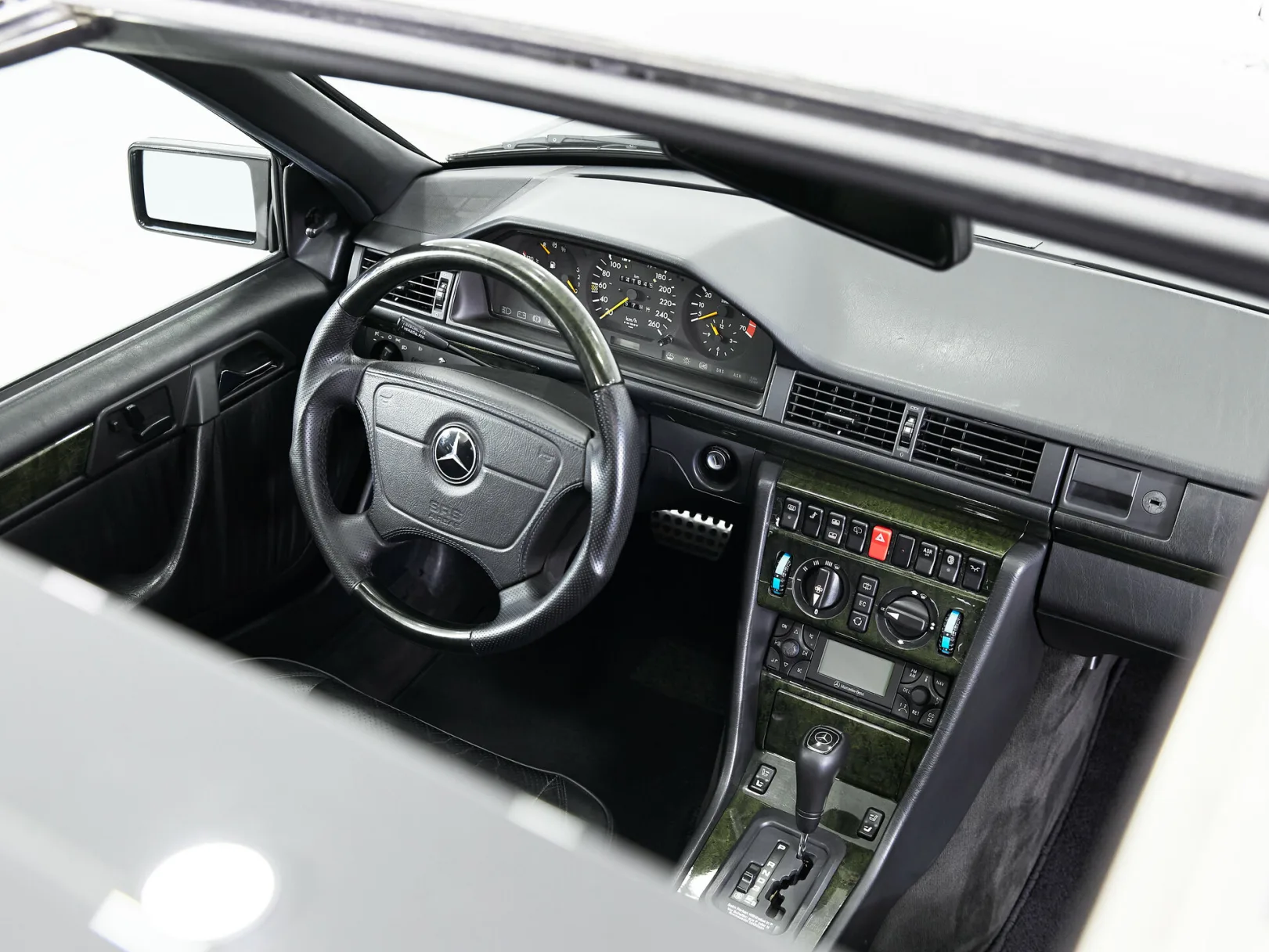 Mercedes-Benz W124 I, 1992 — экстерьер, фото 20