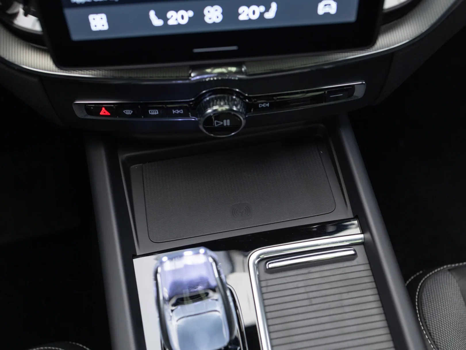 Volvo XC60 Polar Night Black II Рестайлинг 2, 2026 — экстерьер, фото 21