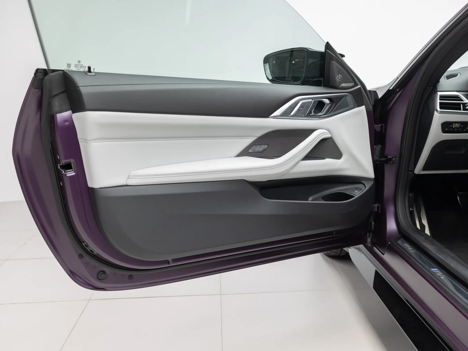 BMW M4 Competition xDrive G82/G83 Рестайлинг, 2025 — экстерьер, фото 8
