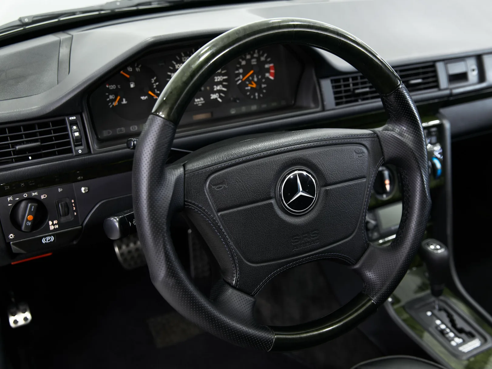 Mercedes-Benz W124 I, 1992 — экстерьер, фото 12