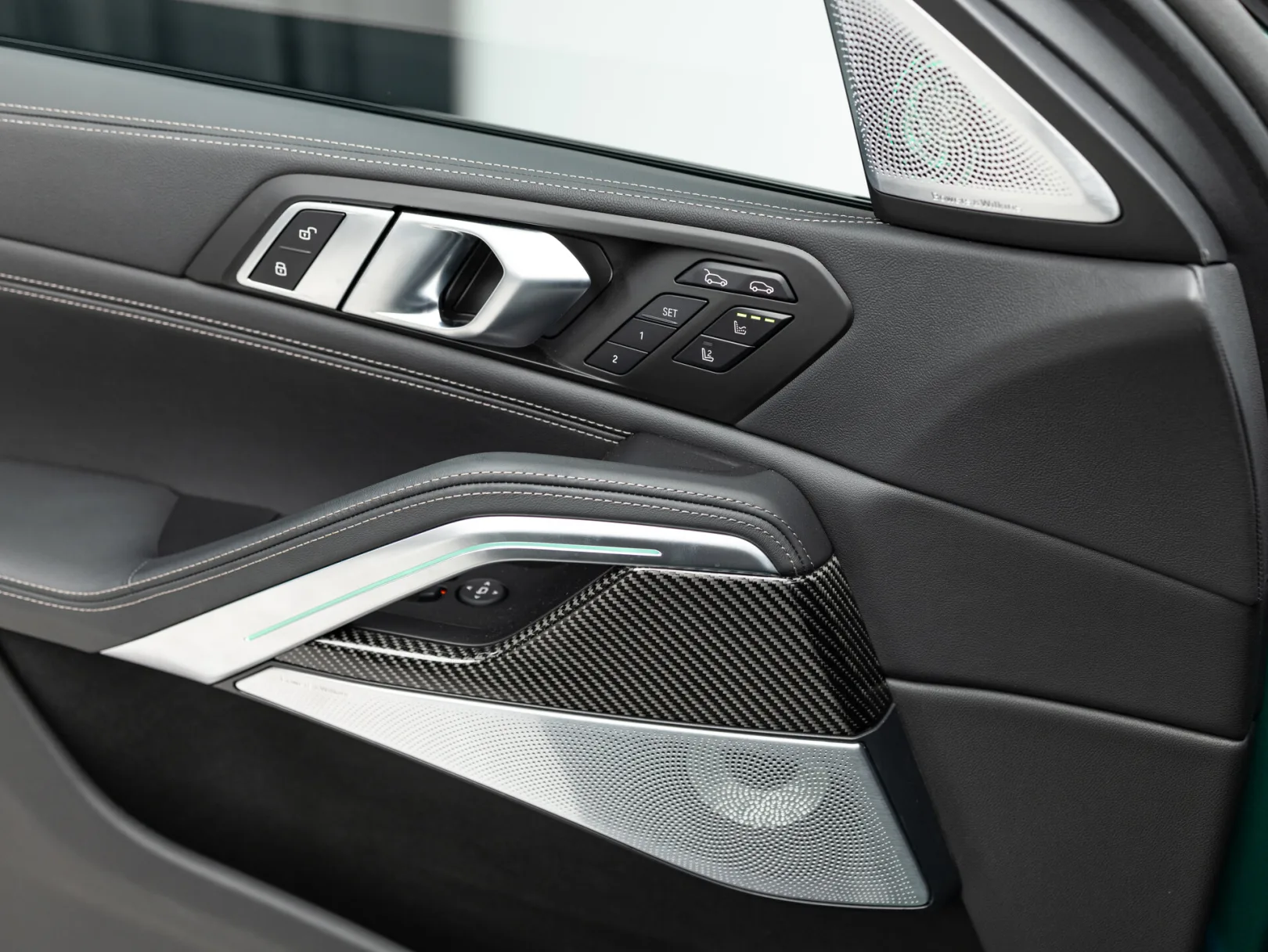 BMW X6 M60i III (G06) Рестайлинг, 2025 — экстерьер, фото 9